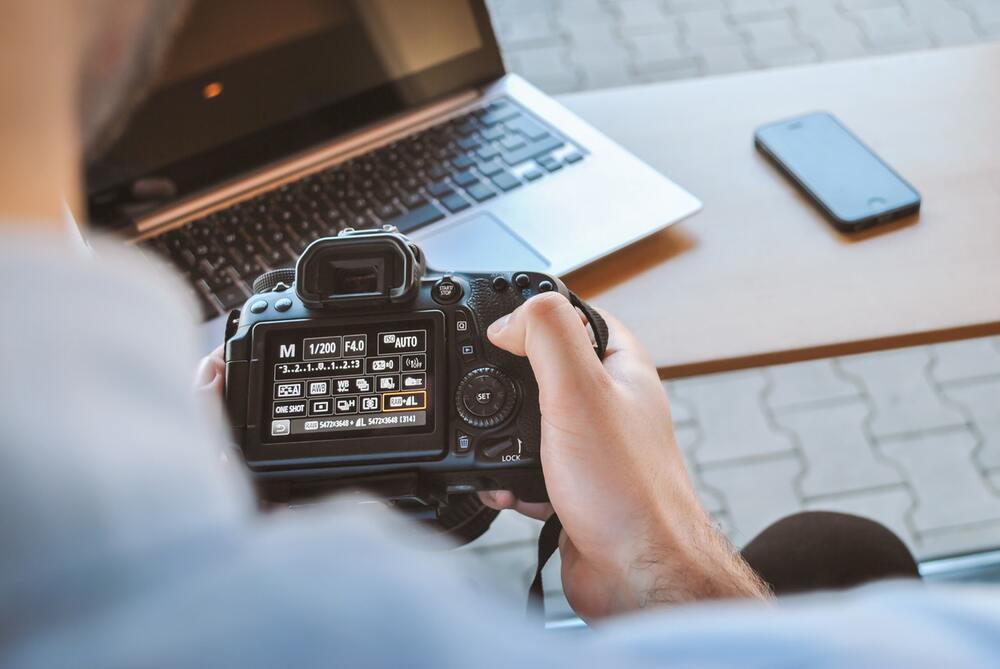 become a professional photographer